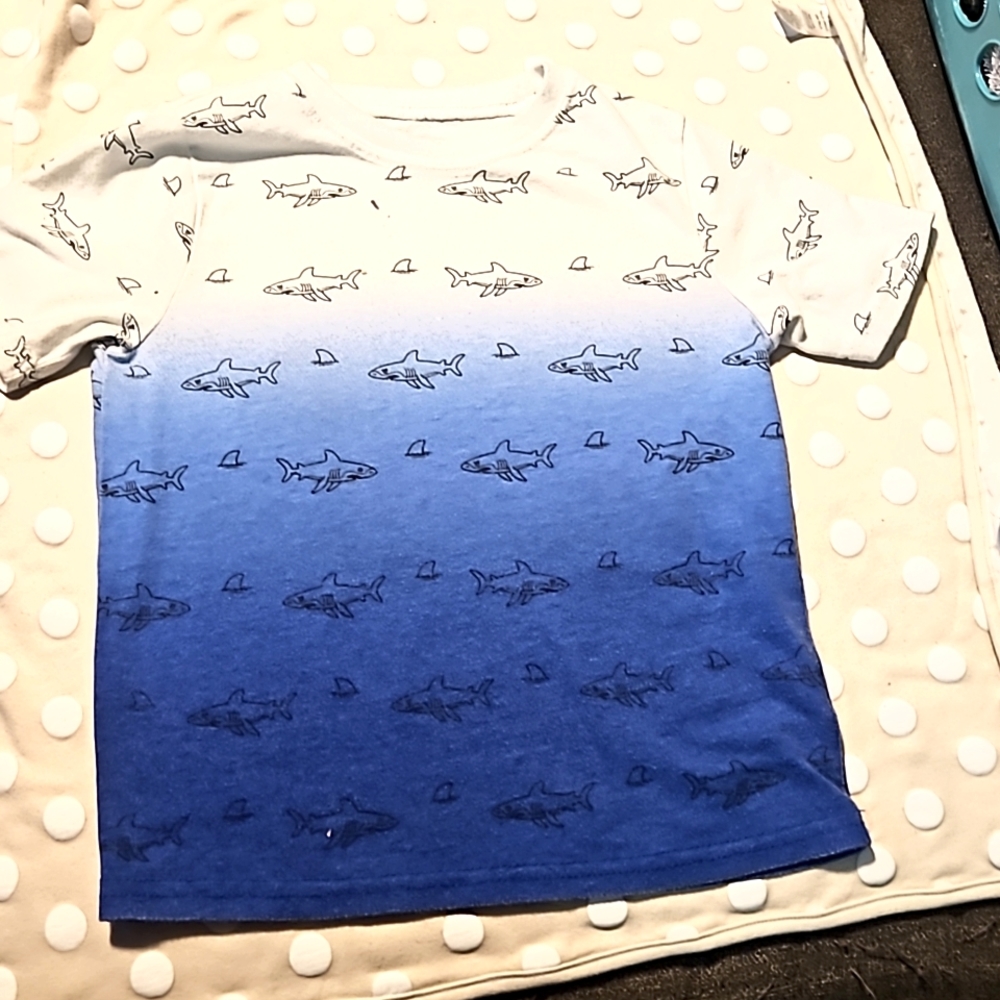 🐅GRANIMALS🦈SHARK SHIRT🦈SIZE 5 T